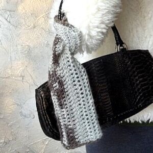 Smartphone Accessory Crochet Alpaca Sweater Pouch Bag iPhone Minimalist Tech